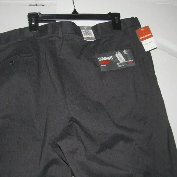 NWT DOCKERS Relaxed Fit Comfort Khaki Flat Front Comfort Waistband Pants Size 42 - Picture 4 of 9